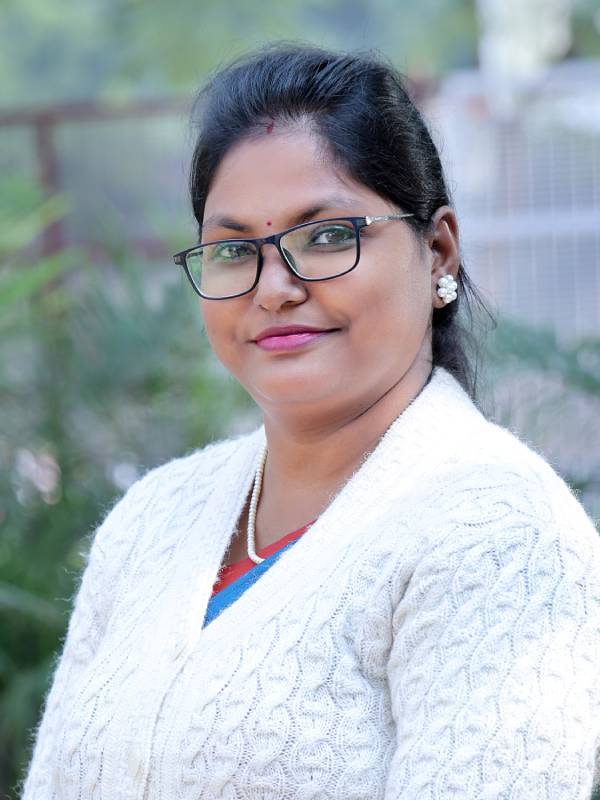 MS. VINITA MORIS